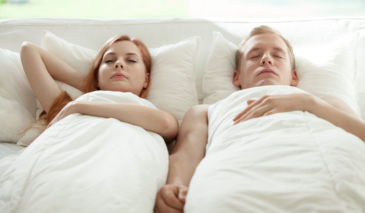 Alvópózok amik rengeteg mindent elárulnak a párkapcsolatodról