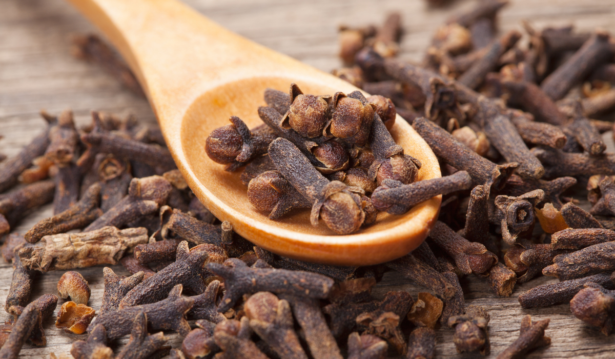 A Szegfűszeg Hatása: Így Változtatja Meg Életed Teljesen a Rágcsálása