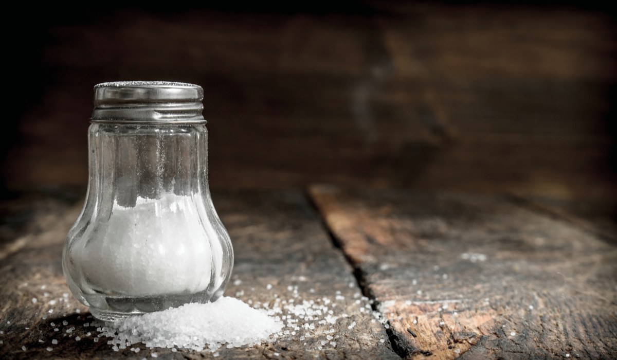 Ez a nő minden alvás előtt sót tesz az ágya alá, ha megtudod hogy miért, te is ki akarod próbálni