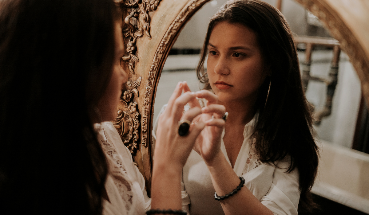 1 órán keresztül néztem a szemeimet egy tükörben! Hátborzongató dolog történt…