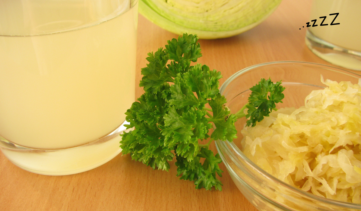 Ezért érdemes elalvás előtt 3 órával savanyú káposzta levet inni